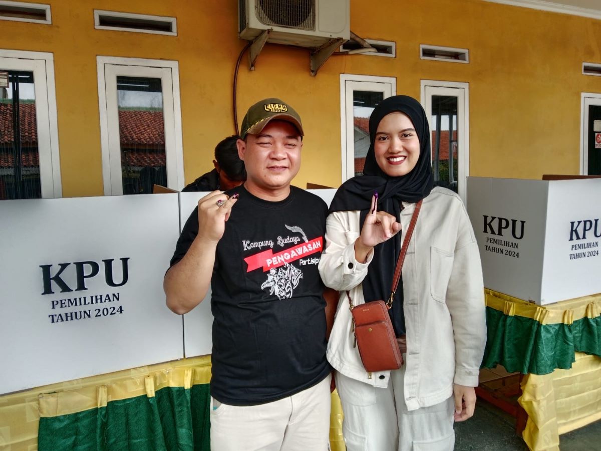 Akhmad Yasin dan Istri