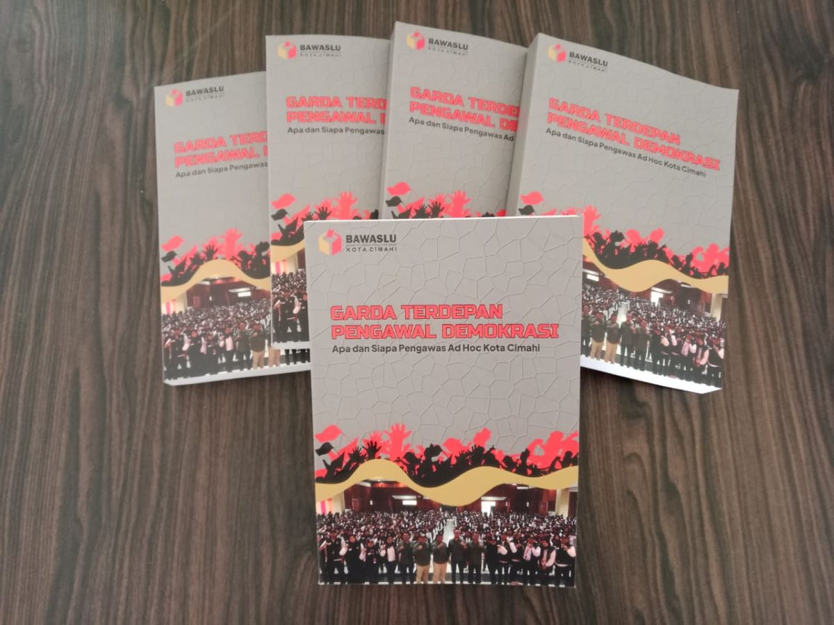 Buku Garda Terdepan Pengawal Demokrasi