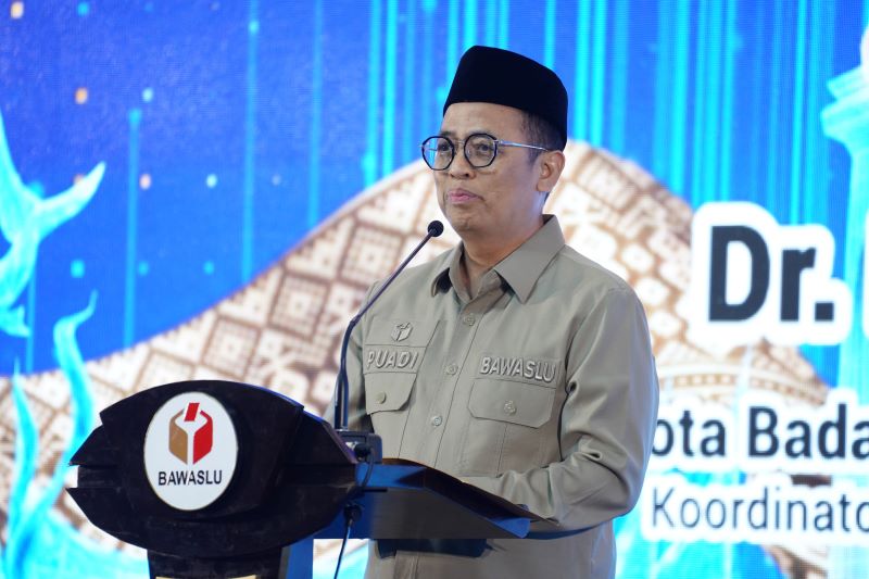 PUADI KOMPETISI DEBAT